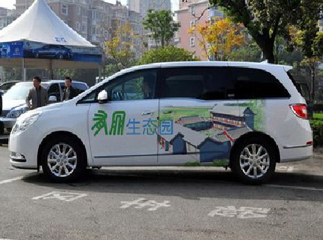 泸县户外车贴喷绘如何保持效果?