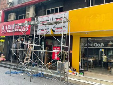 泸县制作广告招牌如何避免它发黄？